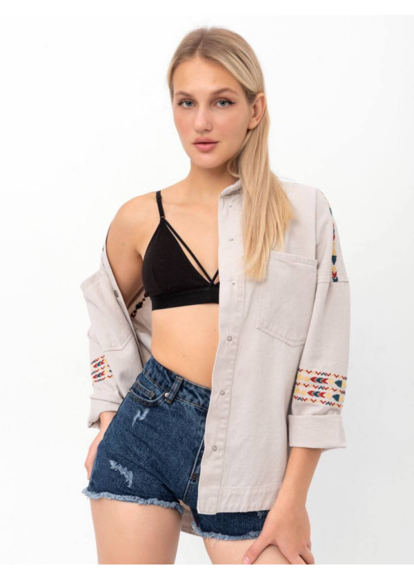 Nakış Detay Cepli Çıtcıtlı Kadın Vizon Gömlek