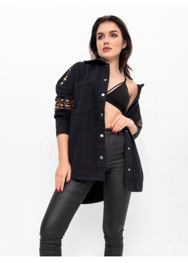 Nakış Detay Cepli Çıtcıtlı Kadın Siyah Gömlek 