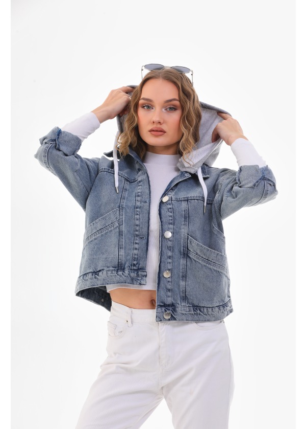 Düğme Detay Kapüşonlu Kısa Denim Mavi Kot Ceket