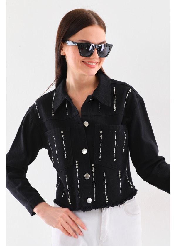 Taş Detaylı Gümüş Düğmeli Kısa Gabardin Ceket