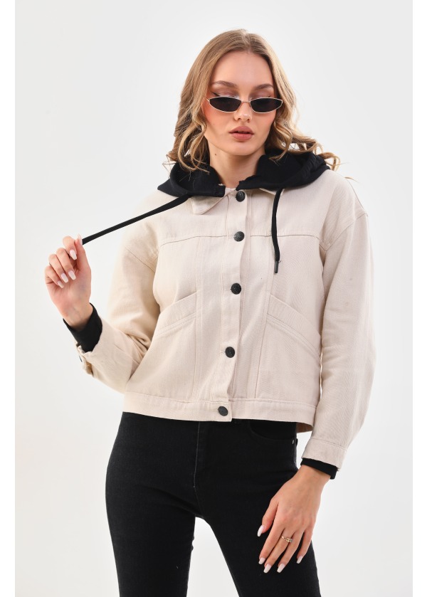 Kelebek Baskı Detaylı Cepli Renkli Düğme Kapüşonlu Siyah Ceket 